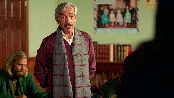 Cuéntame cómo pasó - Antonio habla en clase de inglés