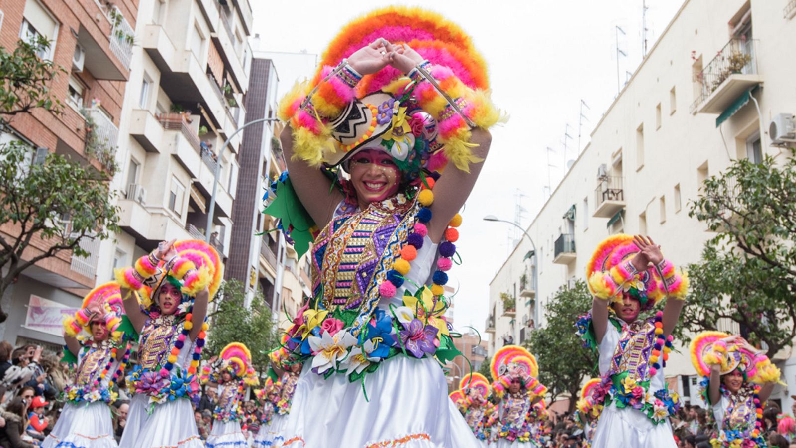 Comienzan emblemáticas fiestas de Carnaval en ciudades como Cádiz, Santa Cruz de Tenerife, Las Palmas y Badajoz