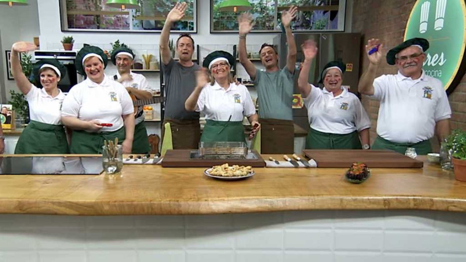 Torres en la cocina - Erizos rellenos y pestiños - ver ahora