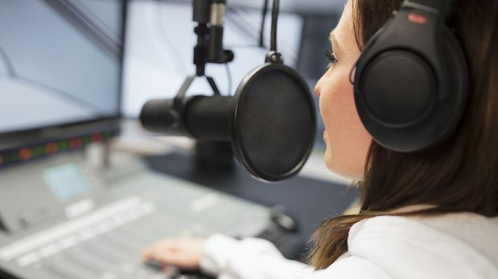 Telediario 1 - Día Mundial de la Radio