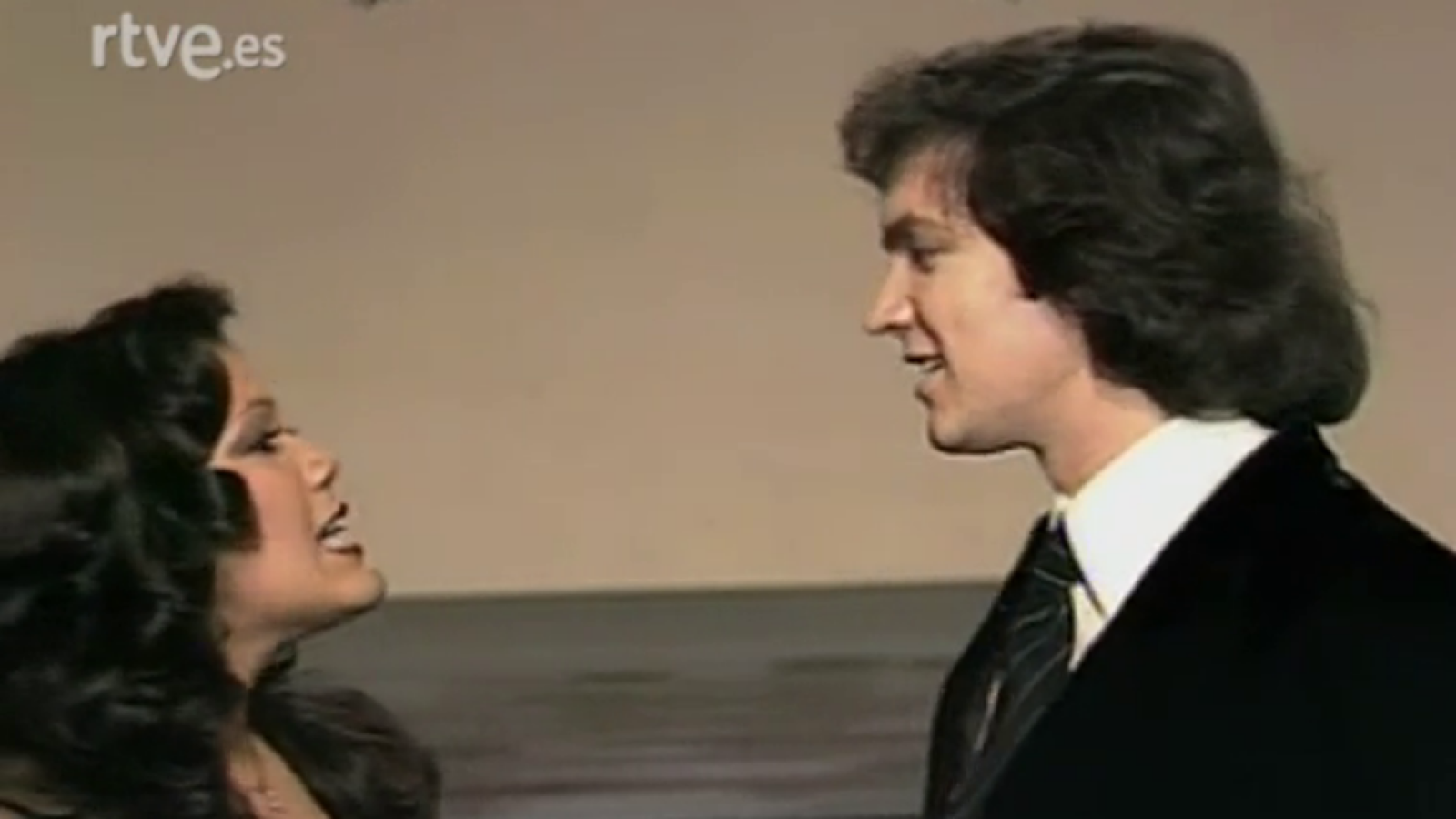 300 millones - Ángela Carrasco y Camilo Sesto