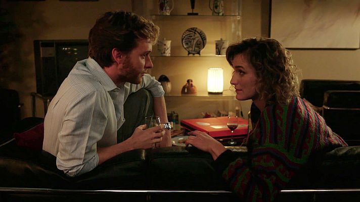 Cuéntame cómo pasó - Juana propone a Toni trabajar juntos