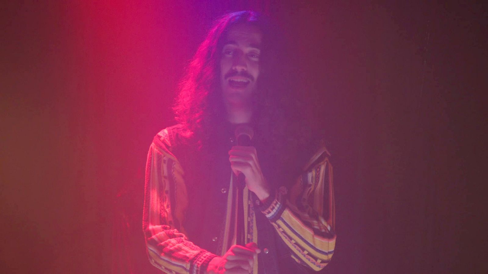 Cuéntame cómo pasó - Josete canta "Lucha de gigantes"