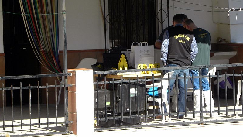 Detenido un hombre por asesinar presuntamente a su pareja en un pueblo de Málaga