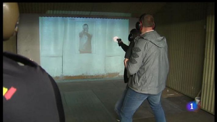 Informatiu Balear - Formació d'escortes amb munició real