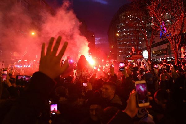 Telediario 1 - La policía controla a los ultras del PSG antes del partido