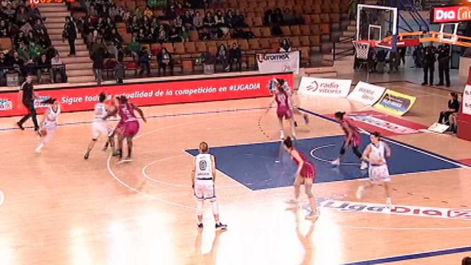 Baloncesto - Liga DIA,  19ª jornada: Lakturale Art Araski - Star Center Uniferrol