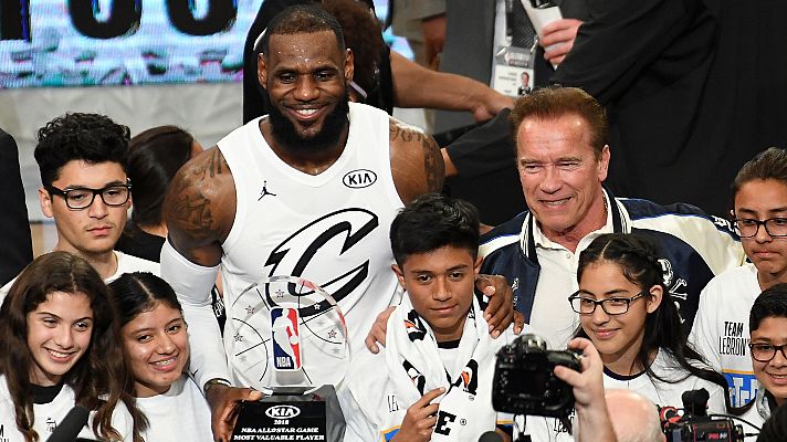 Telediario 1 - LeBron lidera el triunfo de su equipo ante el 'Team Curry' en el renovado Partido de las Estrellas de la NBA