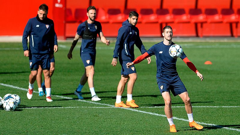 Con la ciudad tomada por los aficionados ingleses, el Sevilla tratará de lograr un buen resultado en el Pizjuán ante el Manchester United, su rival en la Champions.