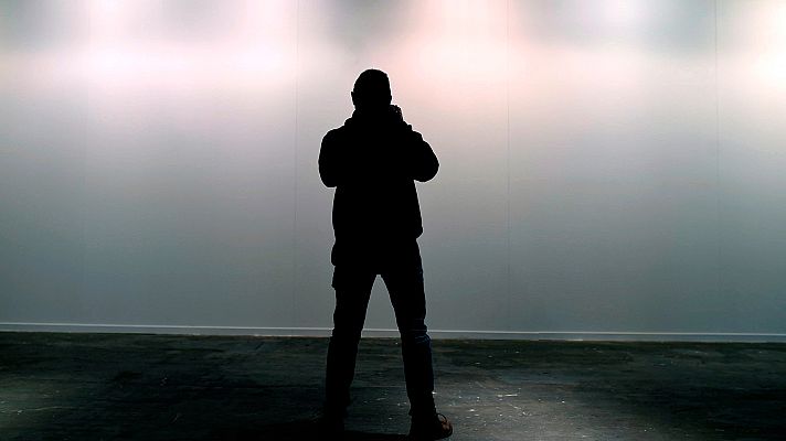 Telediario 1 - Ifema se disculpa por la retirada de la obra 'Presos Políticos' y manifiesta "preocupación" por la libertad de expresión