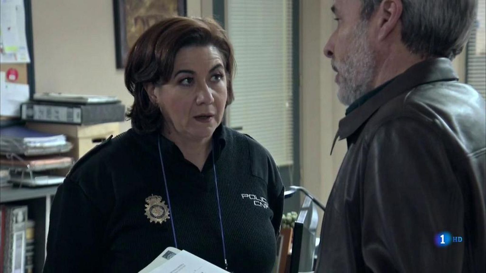 Servir y Proteger - Elías: "Somoza está a punto de aterrizar en España"