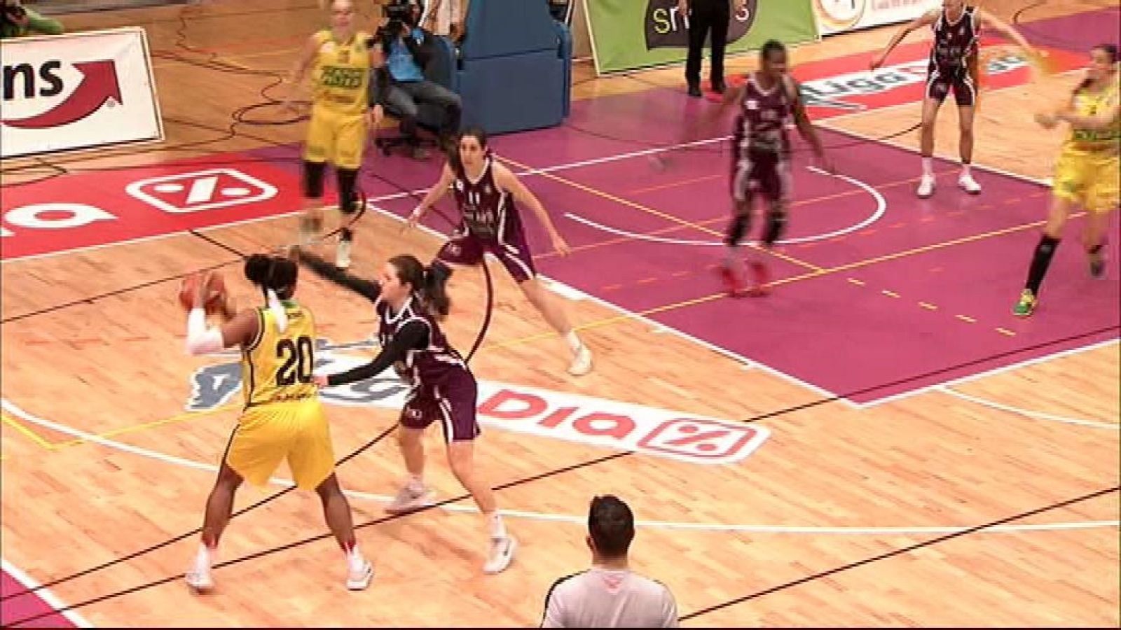 Baloncesto - Liga Femenina DIA,  21ª jornada: Snatt¿s Femení Sant Adriá - Mann Fileter - ver ahora