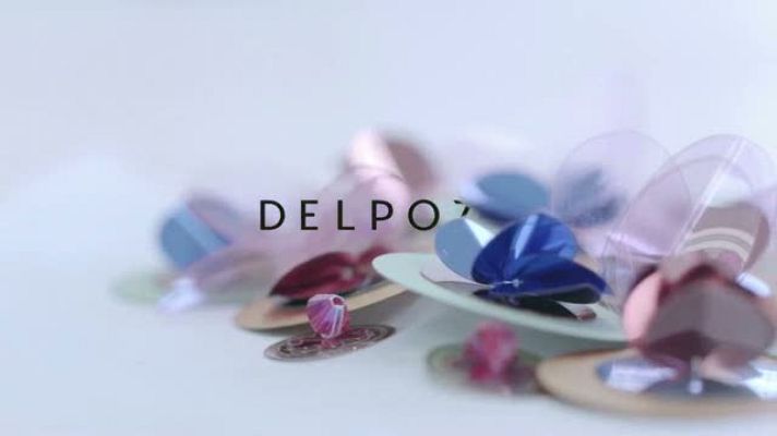  - Vídeo de la casa Delpozo que muestra el proceso creativo de su colección de otoño e invierno 2018/19 presentada en Londres.