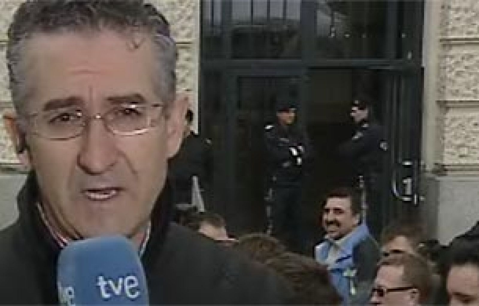 Desayunos - El monstruo de Amstetten no reconoce el asesinato - Los desayunos | Ver