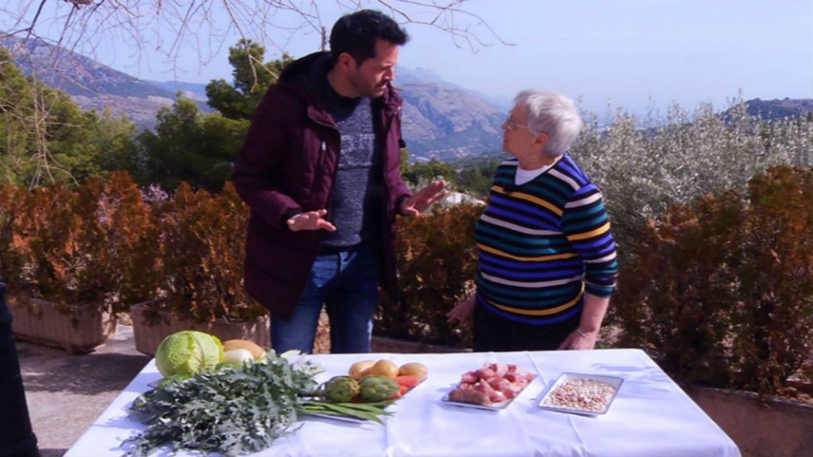 Un puchero con pelotas de maíz