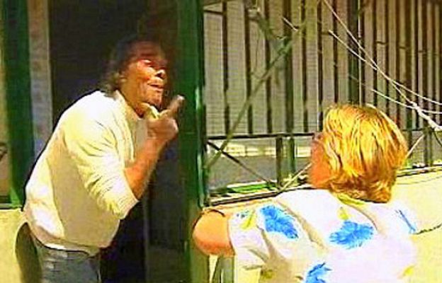 España Directo - La ley de la patada en la puerta