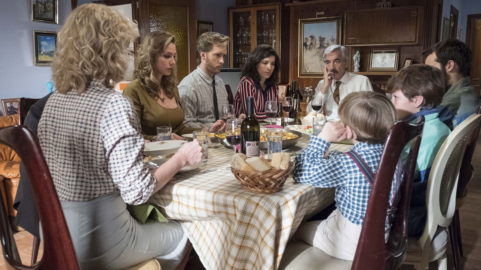 Cuéntame cómo pasó - T19 - Episodio 6: La familia y otras calamidades - Ver ahora