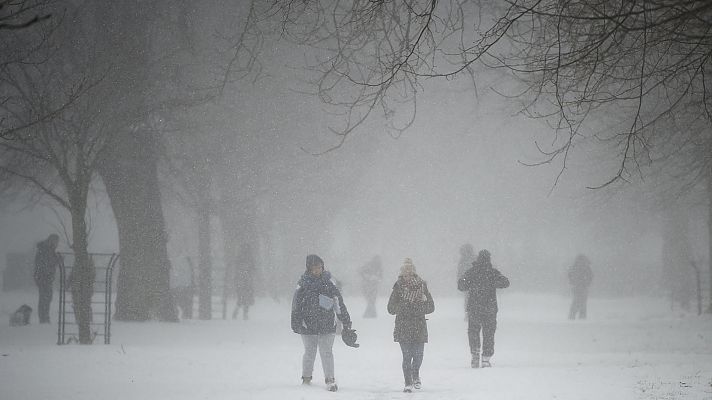 Telediario 1 - Europa sigue en alerta por el gélido temporal 'Emma'
