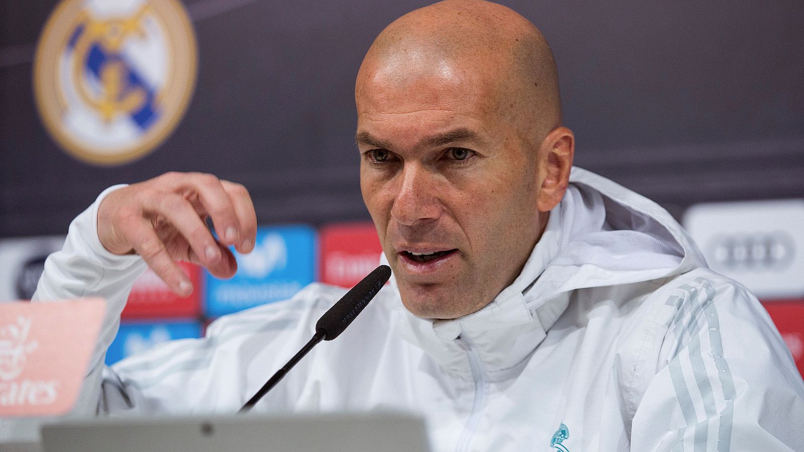 Zidane no da la Liga por perdida