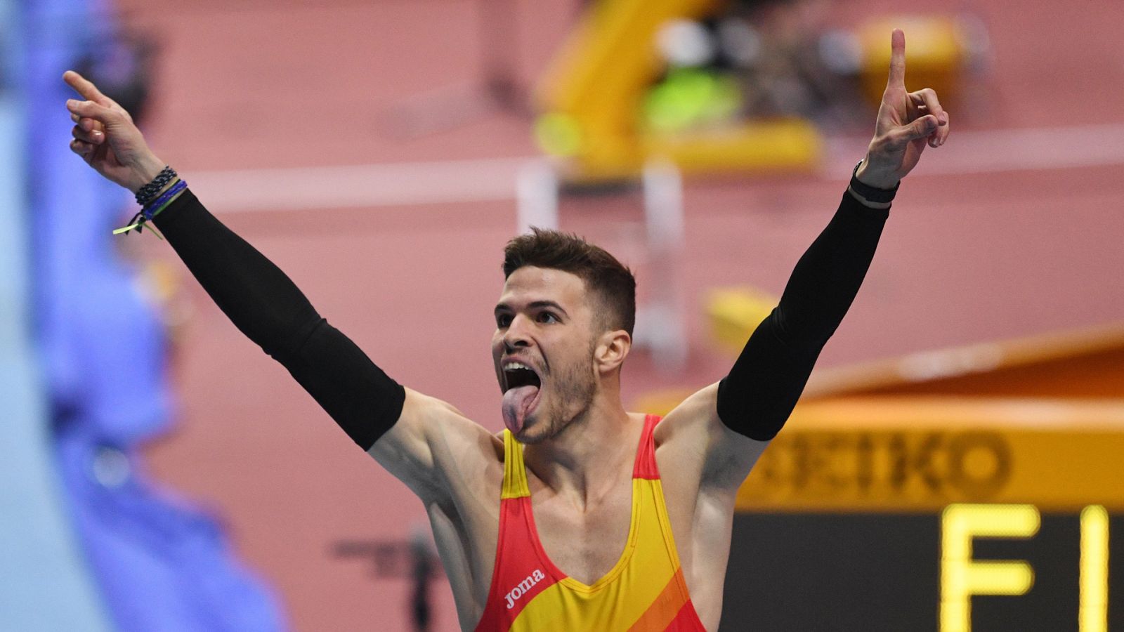 Husillos acaba primero en 400 metros - Atletismo | Ver