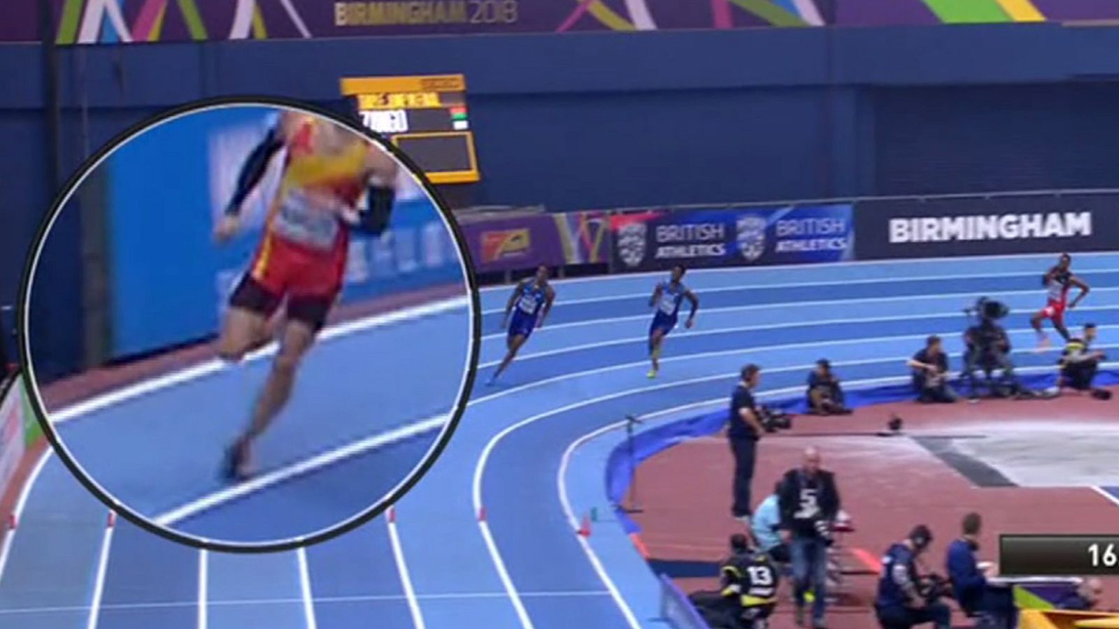 ¿Pisó aquí la línea Óscar Husillos en la final de 800? - Atletismo | Ver