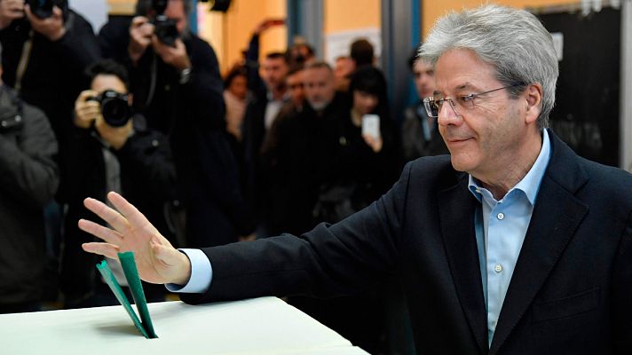 Informativo 24h - Paolo Gentiloni y Matteo Renzi ya han votado en las elecciones italianas