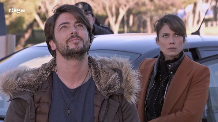 Servir y proteger - Iker evita que un ciudadano se quite la vida