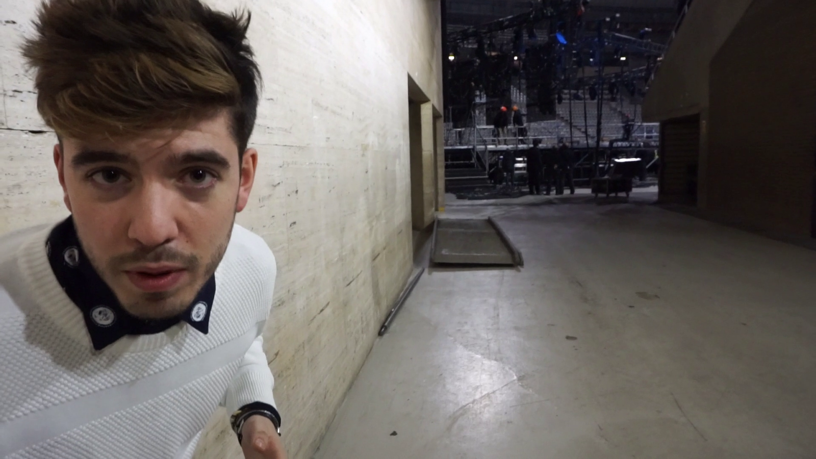 OTvisión - Roi se cuela en el backstage de la gira de OT