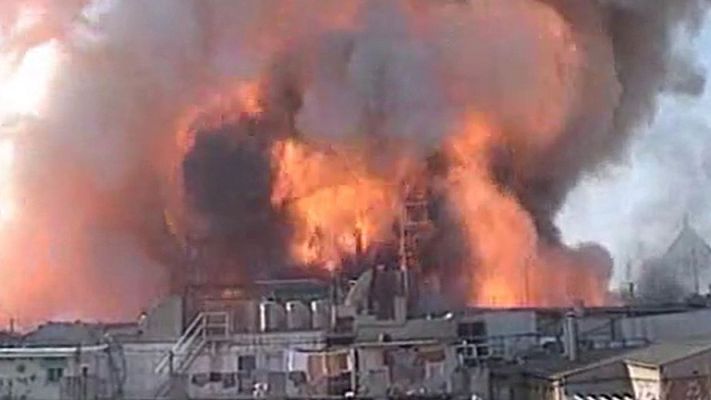 L'incendi el Liceu, a causa d'una guspira que ha calat foc al teló del teatre