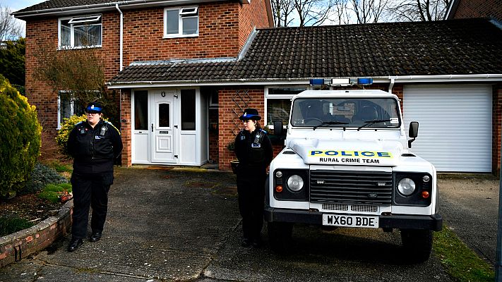 Telediario 1 - Reino Unido advierte de que responderá si Rusia está detrás de la intoxicación de un antiguo espía