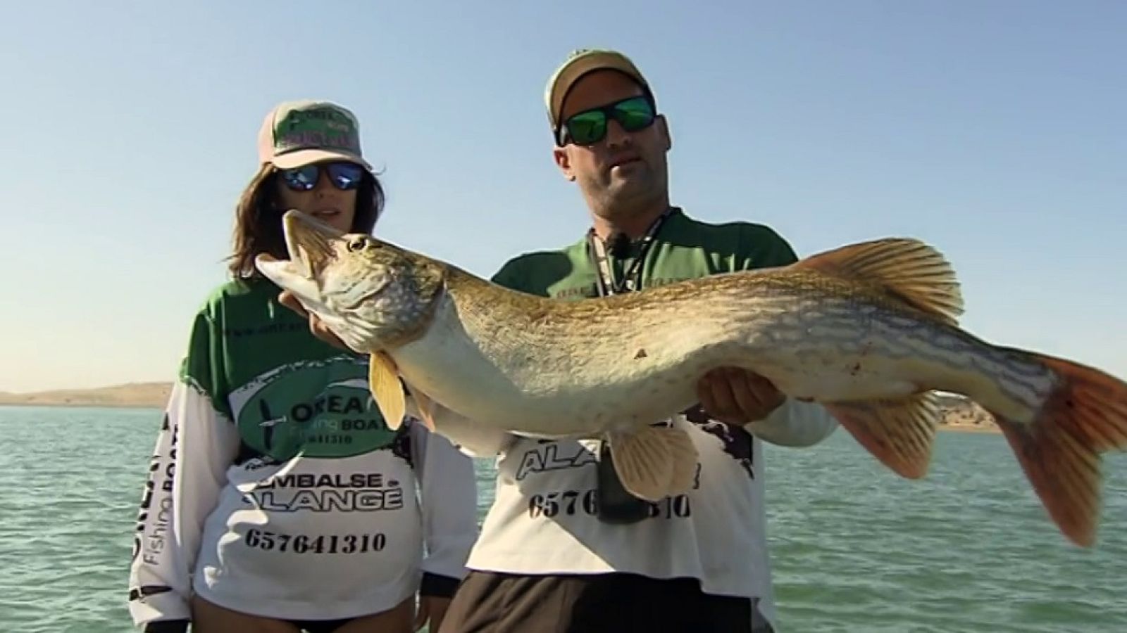 Jara y sedal - Grandes lucios en Alange - ver ahora