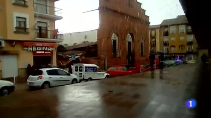 Telediario 1 - Desplome por el temporal en el Mercado de Abastos de Linares