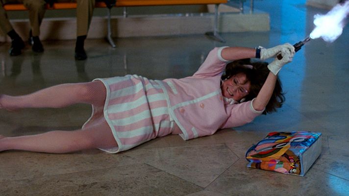 Versión española - Con la pata quebrada