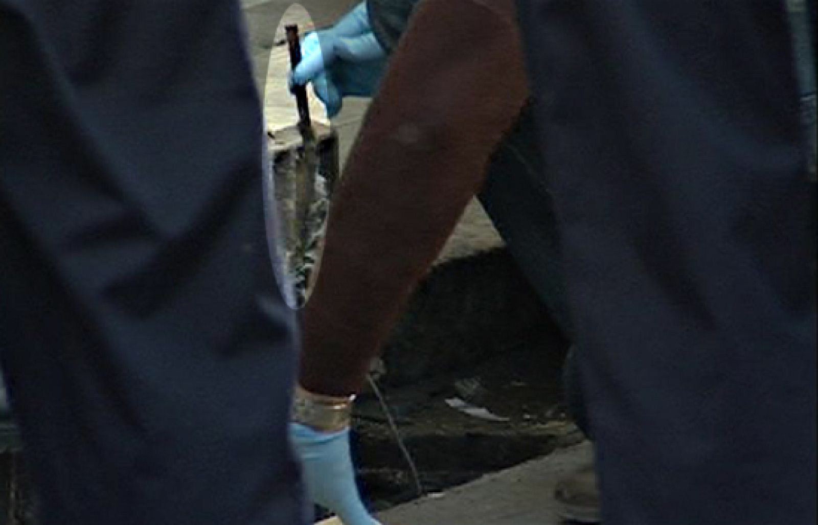 Encuentran una navaja frente a la casa de los Carcaño