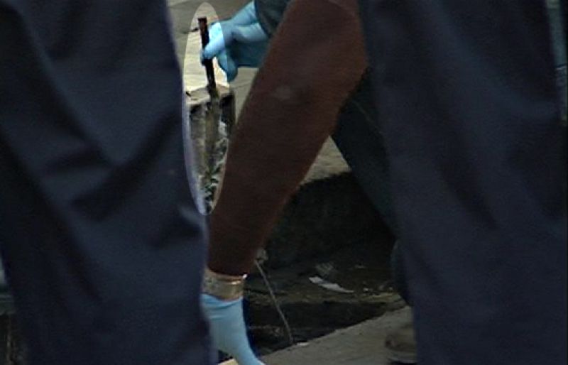 Encuentran una navaja frente a la casa de los Carcaño