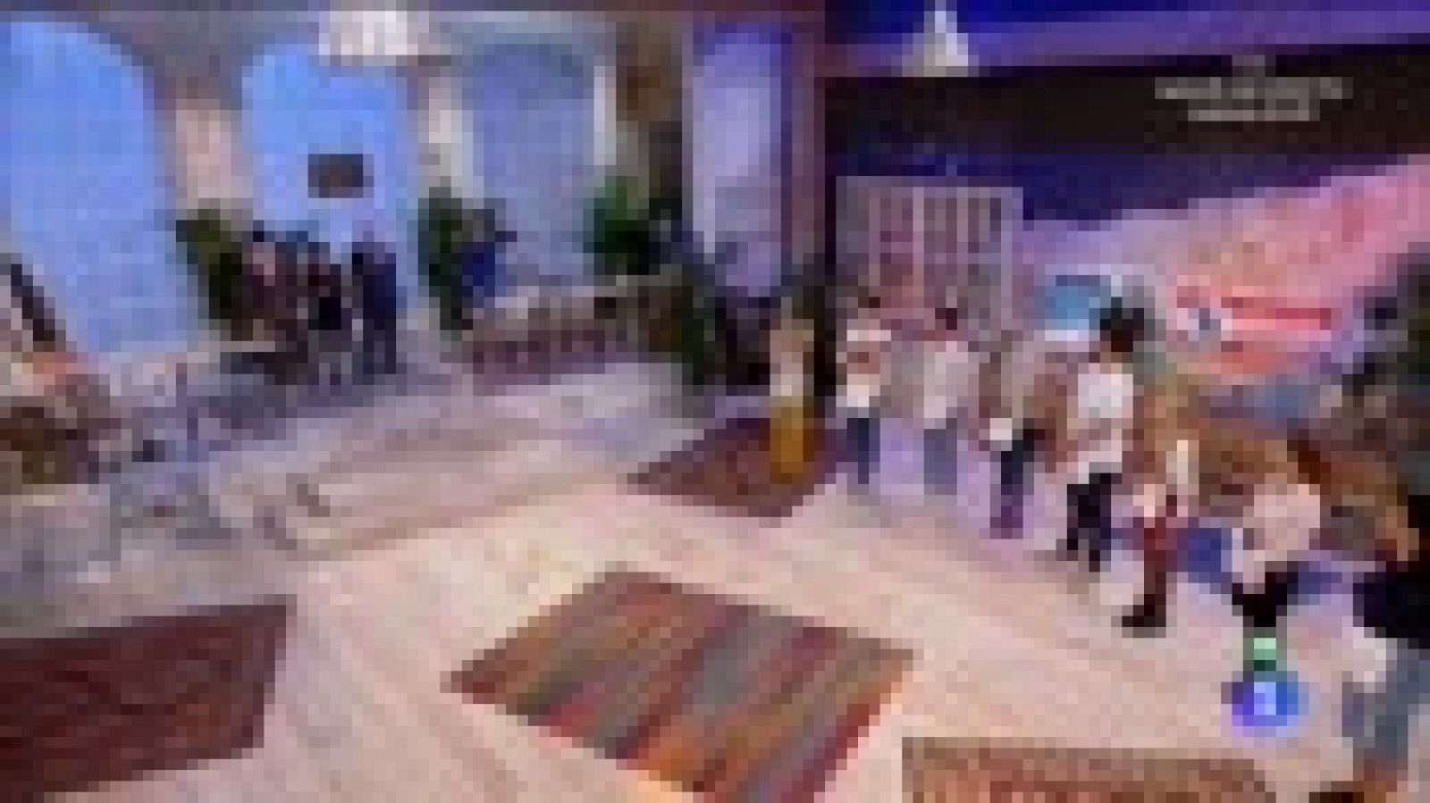 El jurado felicita a los aprendices por sus creaciones 