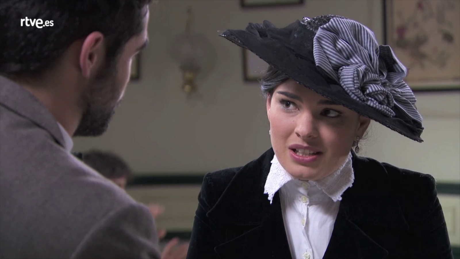 Acacias 38 - Leonor empieza a confiar en Íñigo