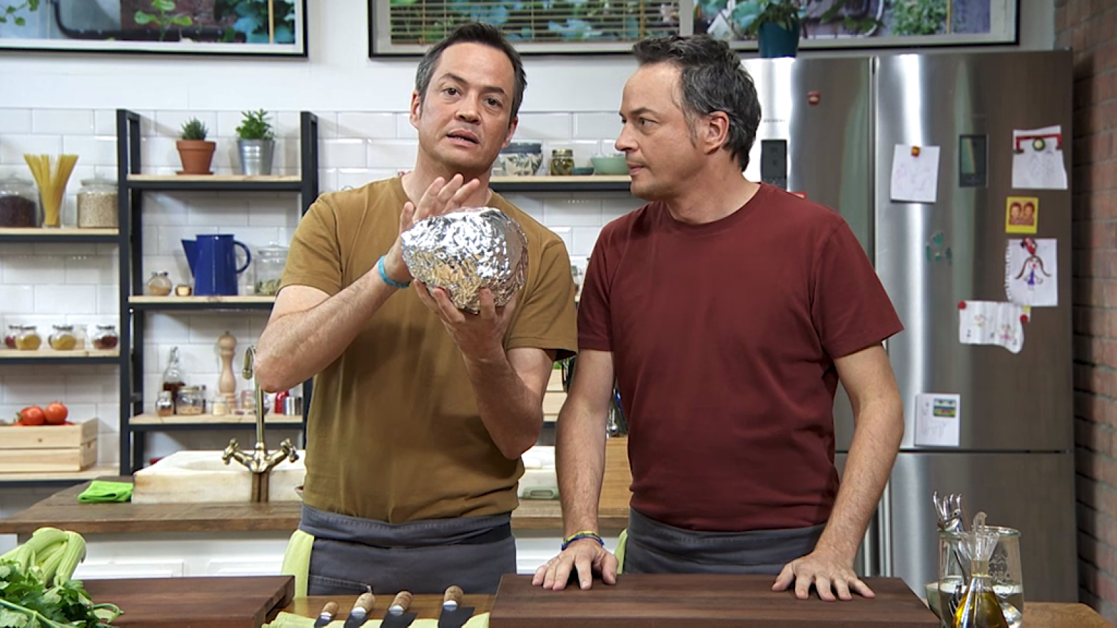 Torres en la cocina - Crema de apio con cañaíllas y fideos con pulpo - ver ahora