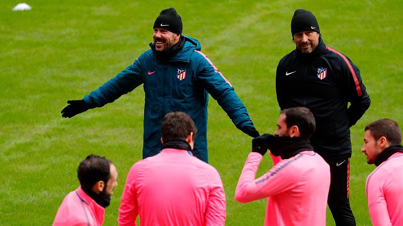 El Atlético de Madrid, rodeado de nieve y mucha seguridad en Moscú, se ha entrenado sin su portero titular, Jan Oblak. Simeone no ha desvelado quién lo suplirá en el partido contra el Lokomotiv.