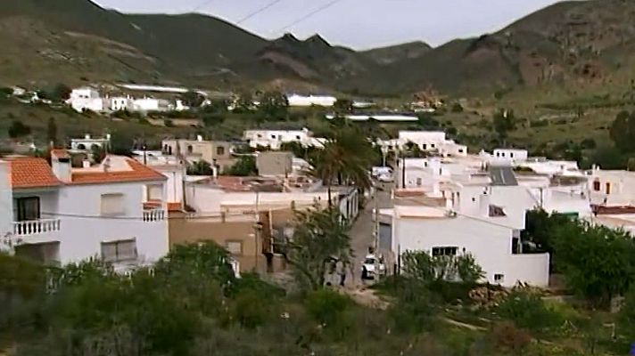 Telediario 1 - Los vecinos de Las Hortichuelas intentan volver a la normalidad tras el caso de Gabriel Cruz