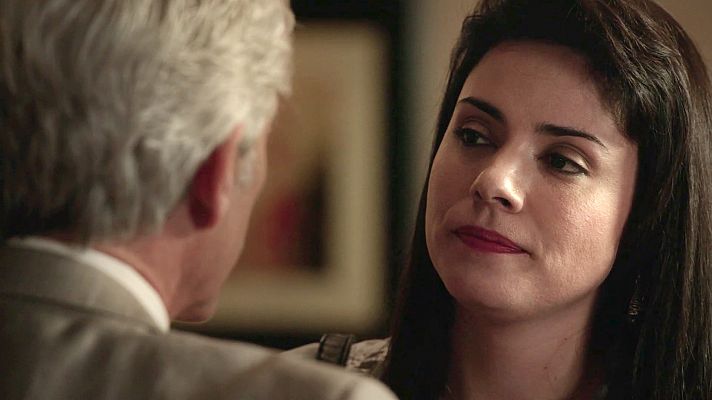 Cuéntame cómo pasó - Paquita quiere vender su parte de la bodega a Somoza