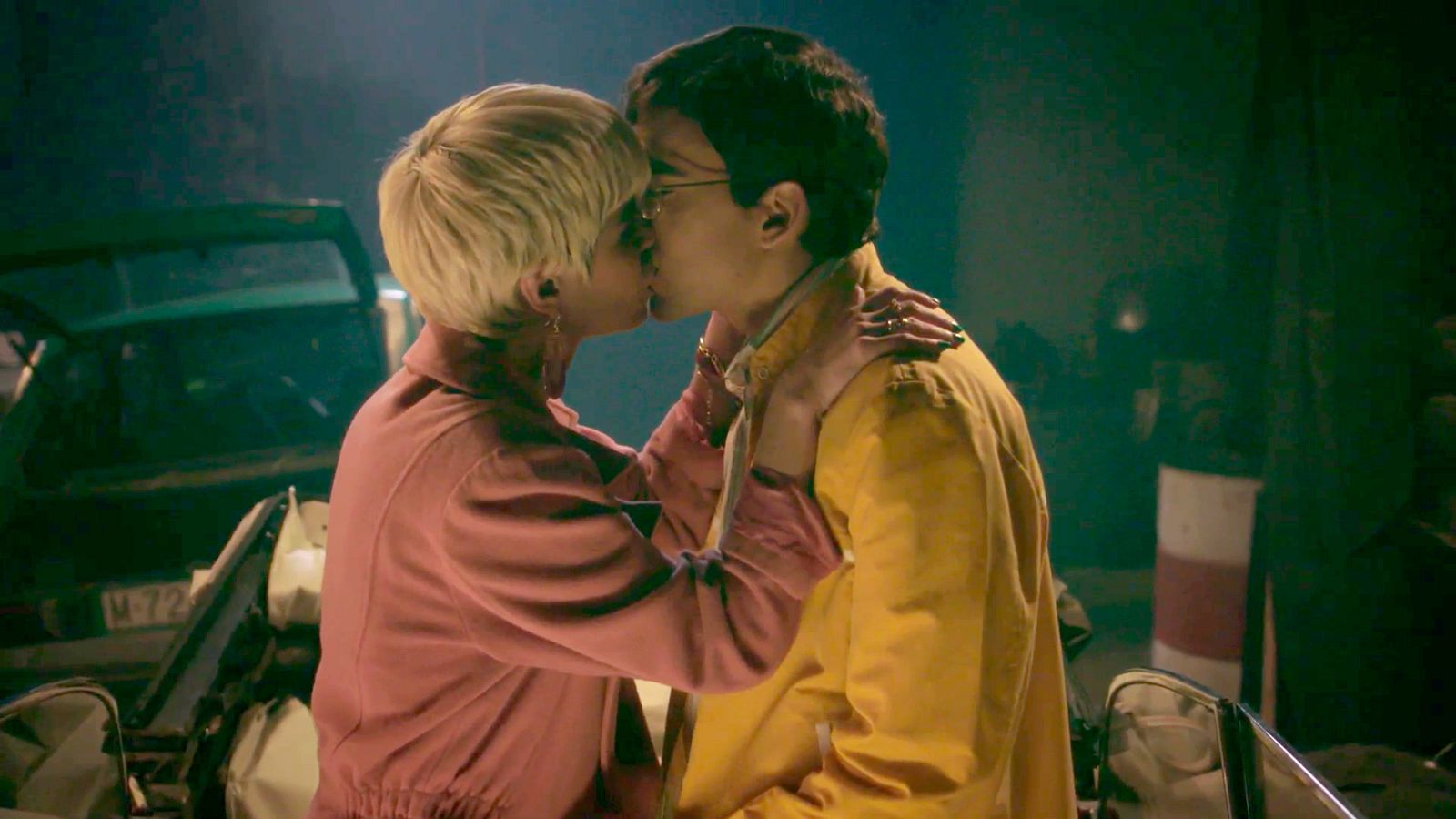 Cuéntame cómo pasó - Abraham y Angie pasan la noche juntos