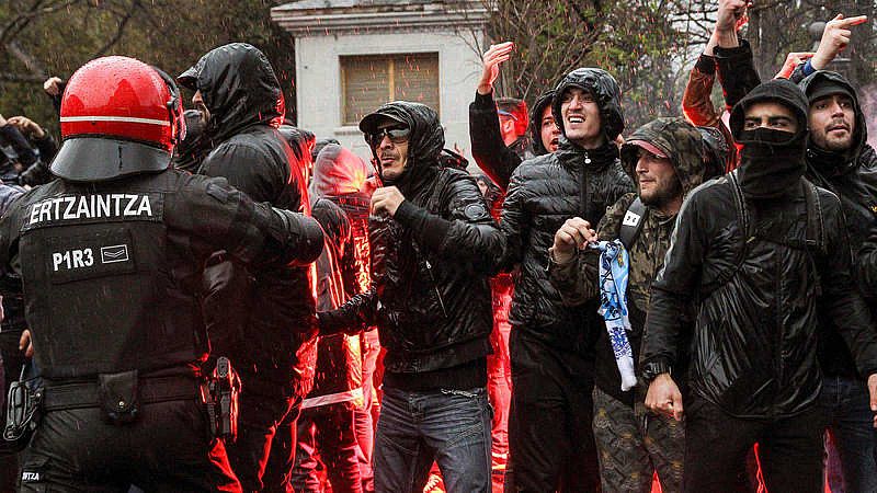 Dos vigilantes de seguridad de San Mamés, heridos por ultras marselleses