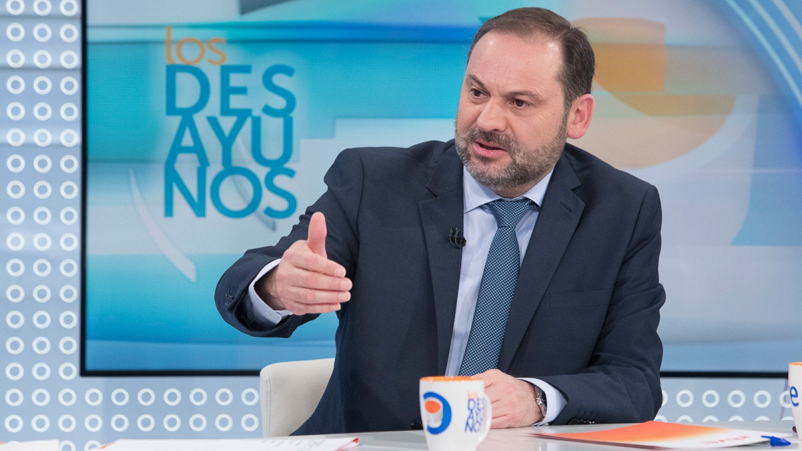 Ábalos: "Ha sido una semana negra para el Gobierno" y se ha tenido que "inventar" el debate "infernal" de la prisión y el dolor