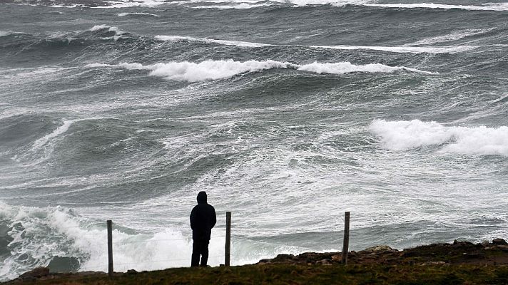 El tiempo - Precipitaciones localmente persistentes y viento fuerte en áreas de Andalucía
