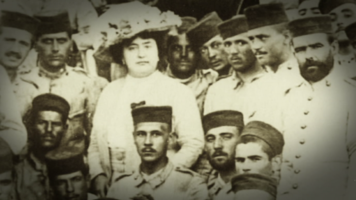 Mujeres viajeras - Carmen de Burgos, ¡Soldado Colombine!