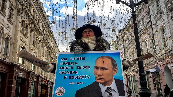 Telediario 1 - Putin gana popularidad entre los jóvenes rusos que votan por primera vez