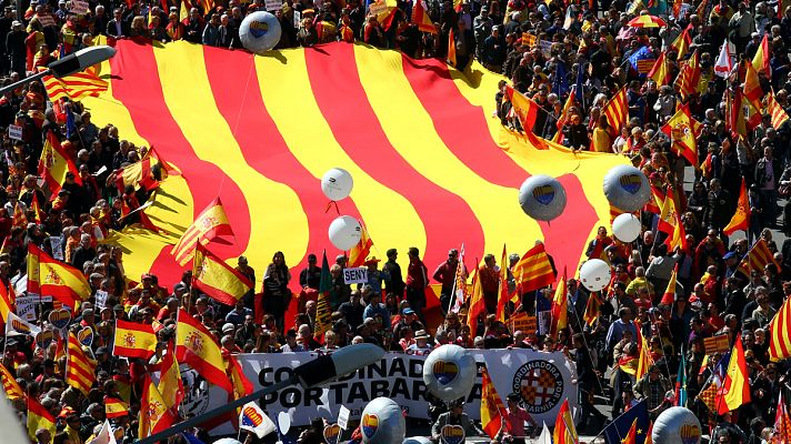 Informativo 24h - Una manifestación en Barcelona convocada por Societat Civil Catalana exige 'seny' y un nuevo Govern
