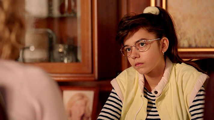 Cuéntame cómo pasó - Mercedes y María discuten por las malas notas