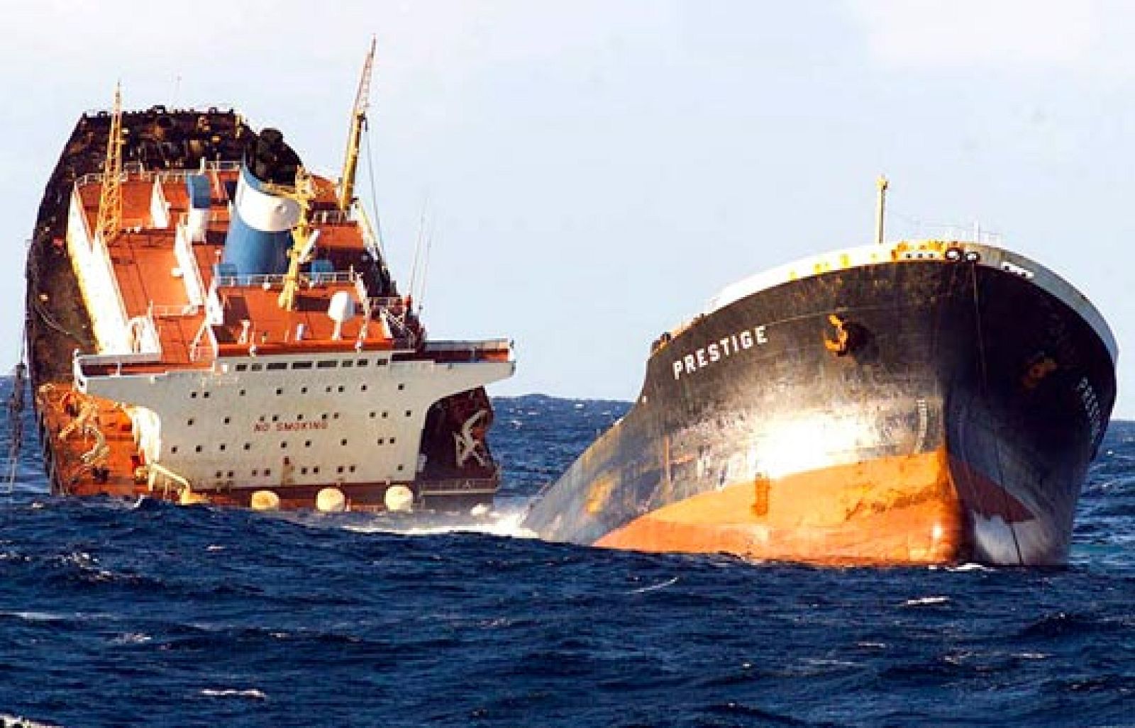 Se cierra la instrucción del caso por el vertido del Prestige - Ciencia y tecnología en Rtve.es | Ver